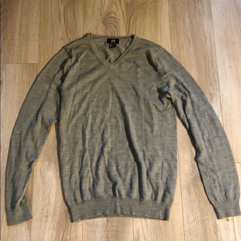 Grey Merino Wool V-Neck Sweater (Men’s S)
